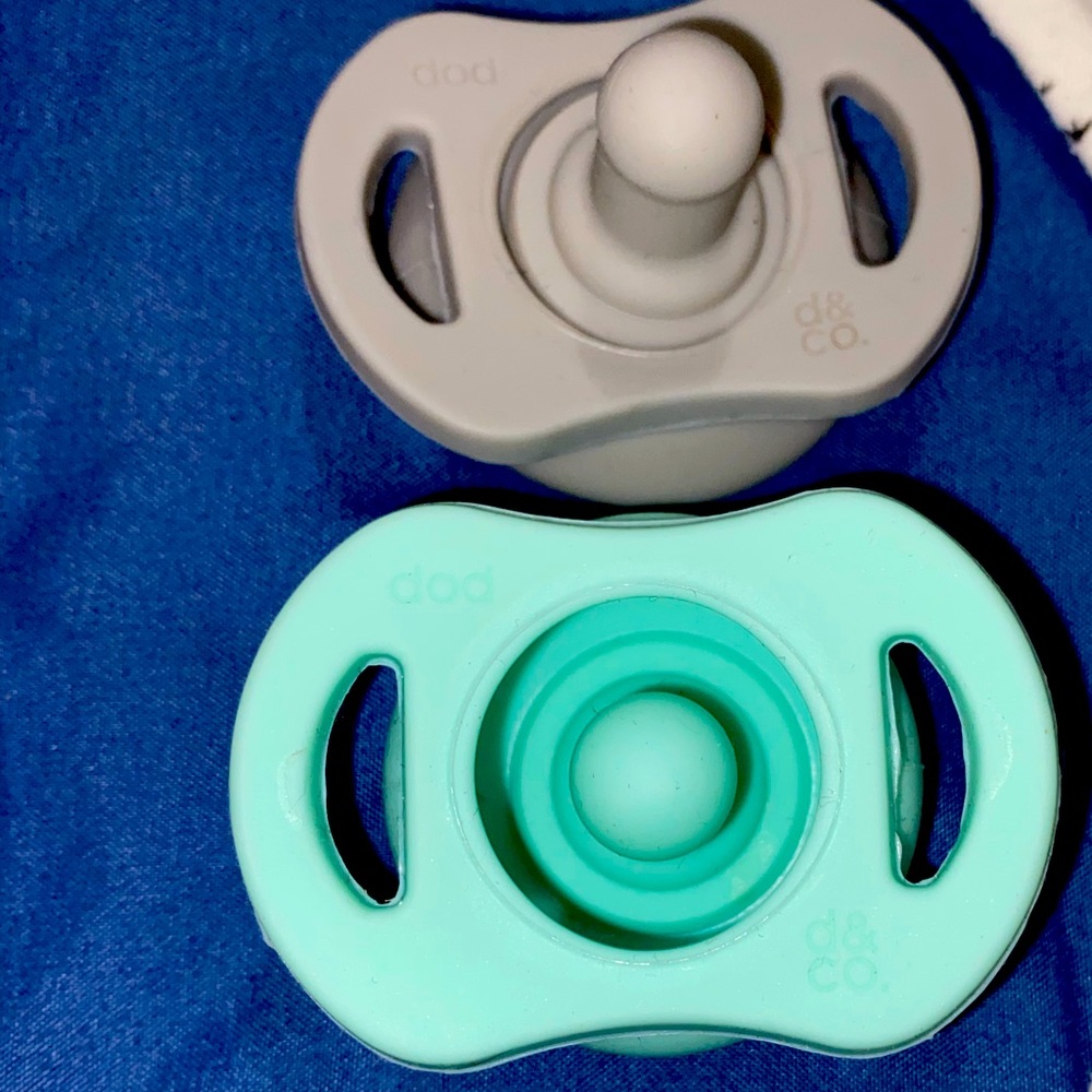 DONATED** Doodle & Co pop silicone pacifiers bundle